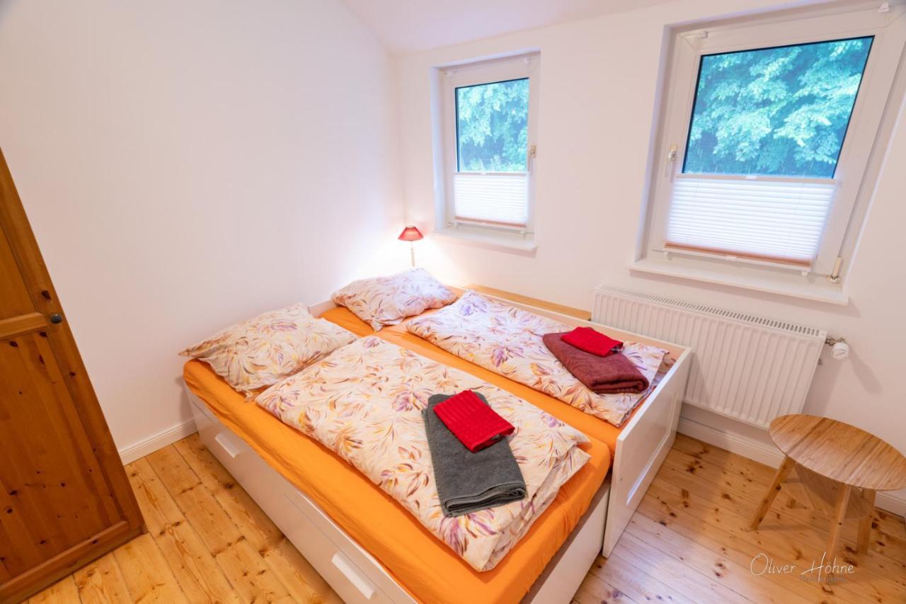 Ferienwohnung Am Waldrand Бад Ласфе Екстериор снимка