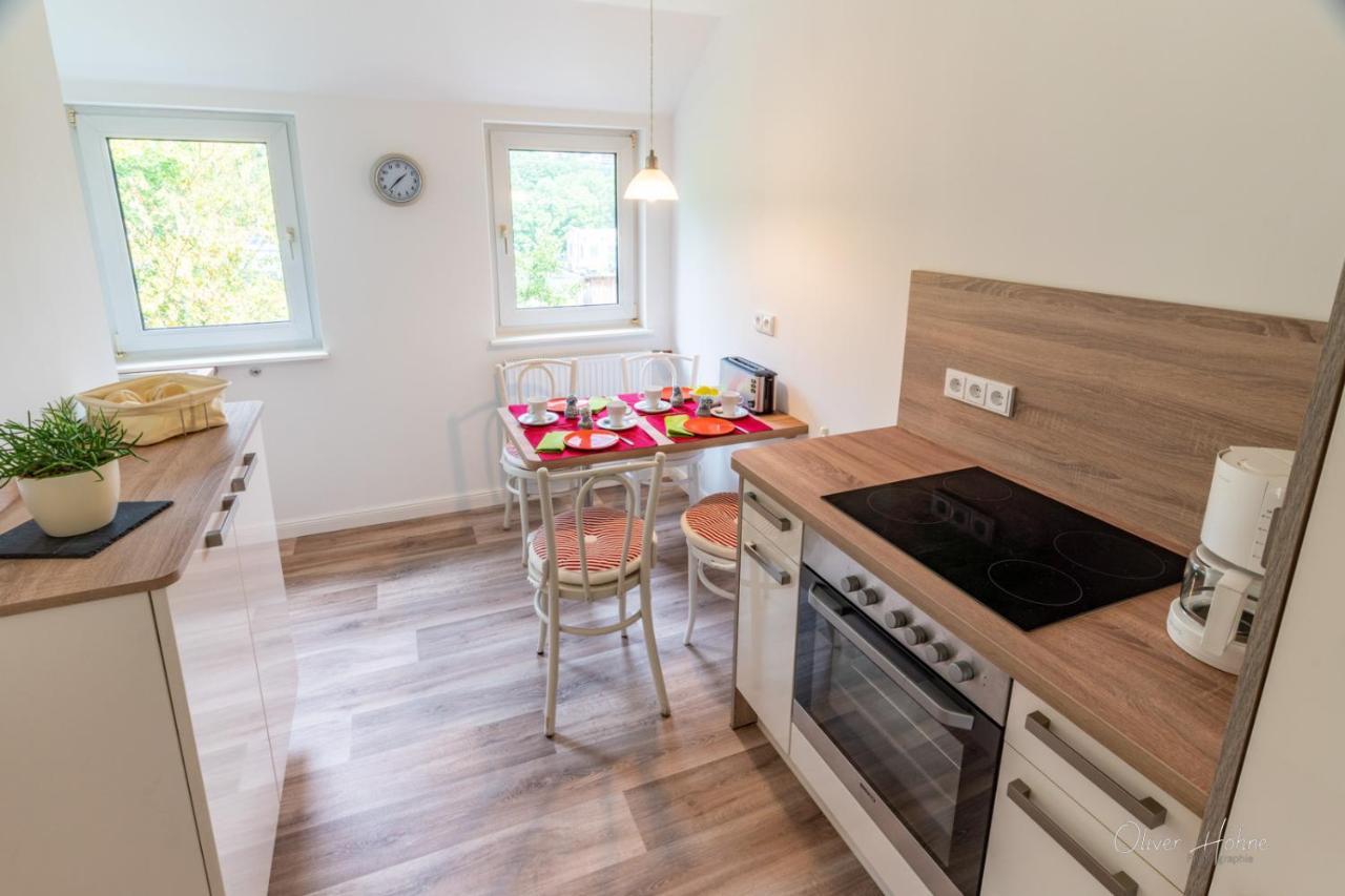 Ferienwohnung Am Waldrand Бад Ласфе Екстериор снимка